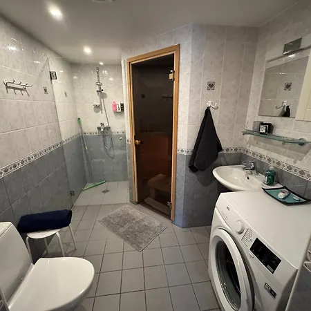 Lovely & Spacious With Sauna טאלין